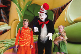 Spencer Breslin, Mike Myers, and Dakota Fanning in Dr. Seuss' The Cat in the Hat