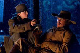 Hailee Steinfeld and Matt Damon in True Grit