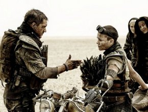 Tom Hardy and Charlize Theron in Mad Max: Fury Road