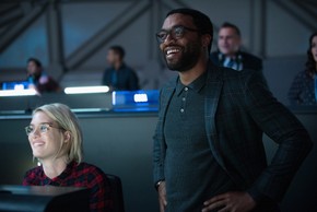 Mackenzie Davis and Chiwetel Ejiofor in The Martian