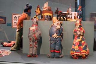 Articles from the Figge exhibit The Wonderful World of Oz: Selections from the Willard Carroll/Tom Wilhite Collection