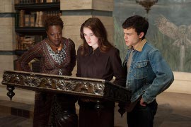 Viola Davis, Alice Englert, and Alden Ehrenreich in Beautiful Creatures