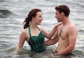 Saoirse Ronan and Emory Cohen in Brooklyn