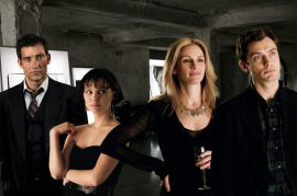 Clive Owen, Natalie Portman, Julia Roberts, and Jude Law in Closer