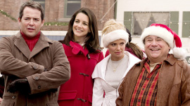 Matthew Broderick, Kristin Davis, Kristen Chenoweth, and Danny DeVito in Deck the Halls