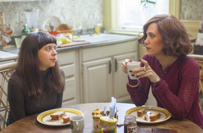 Bel Powley and Kristen Wiig in The Diary of a Teenage Girl