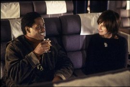 Blair Underwood and Julia Roberts in Full Frontal
