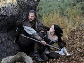 Chris Hemsworth and Kristen Stewart in Snow White & the Huntsman