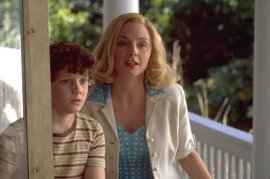 Anton Yelchin and Hope Davis in Hearts in Atlantis