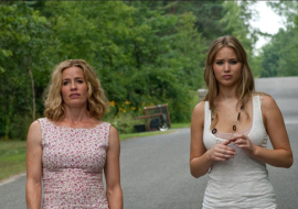 Elisabeth Shue and Jennifer Lawrence in House at the End of the Street