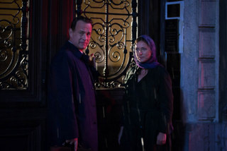 Tom Hanks and Sidse Babett Knudsen in Inferno