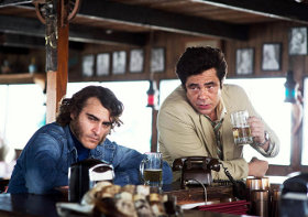Joaquin Phoenix and Benicio del Toro in Inherent Vice