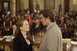 Julianne Moore and Pierce Brosnan in Laws of Attraction