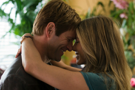 Aaron Eckhart and Jennifer Aniston in Love Happens