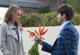 Natalie Portman and Ashton Kutcher in No Strings Attached