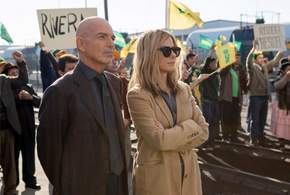 Billy Bob Thornton and Sandra Bullock in Our Brand Is Crisis