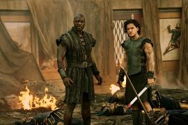 Adewale Akinnuoye-Agbaje and Kit Harington in Pompeii