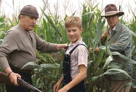 Robert Duvall, Haley Joel Osment, and Michael Caine in Secondhand Lions