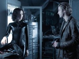 Kate Beckinsale and Scott Speedman in Underworld: Evolution