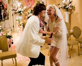 Ashton Kutcher and Cameron Diaz in What Happens in Vegas...