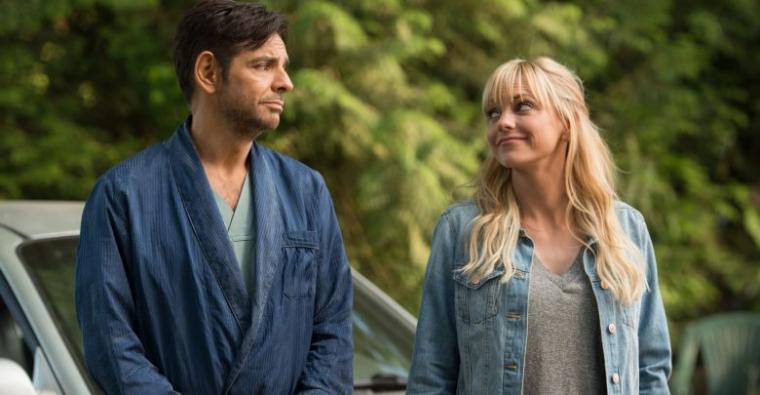 Eugenio Derbez and Anna Faris in Overboard