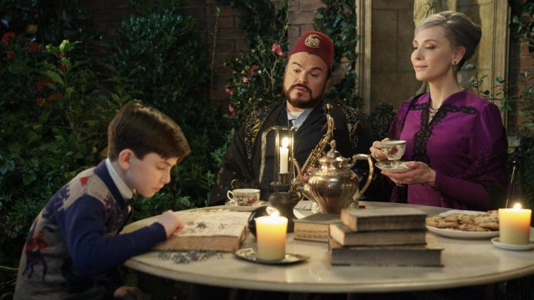Owen Vaccaro, Jack Black, and Cate Blanchett in The House with a Clock in Its Walls