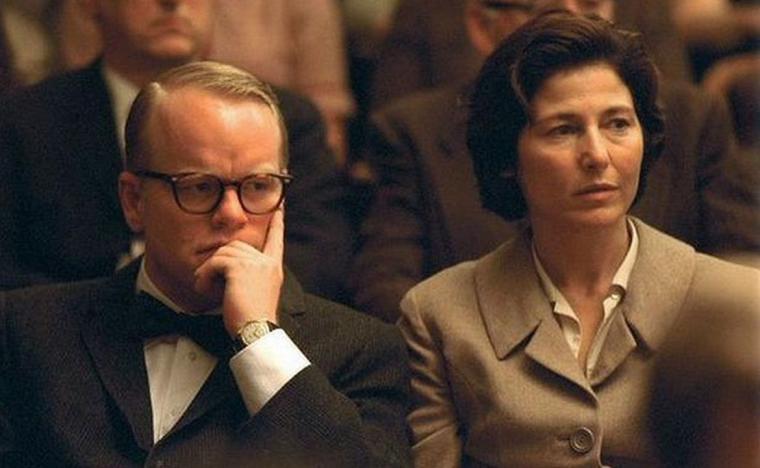 Philip Seymour Hoffman and Catherine Keener in Capote