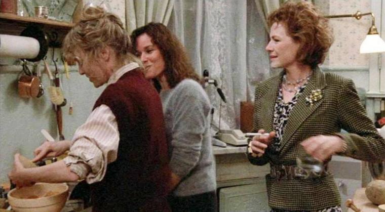 Mia Farrow, Barbara Hershey, and Dianne Wiest in Hannah & Her Sisters