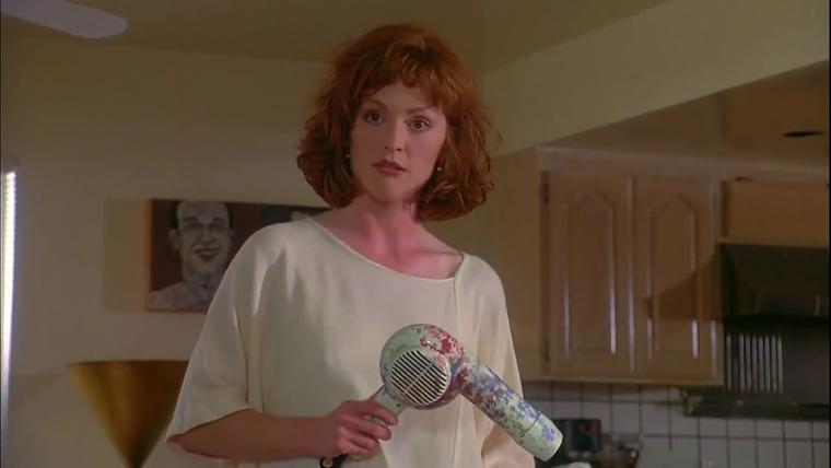 Julianne Moore in Short Cuts