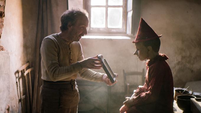 Roberto Benigni and Federico Ielapi in Pinocchio