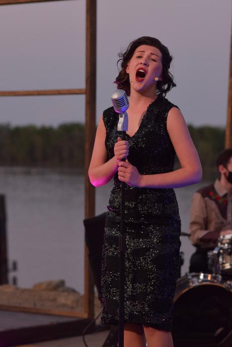 Claire Soulier in Always ... Patsy Cline (photo by Harrison Roth)