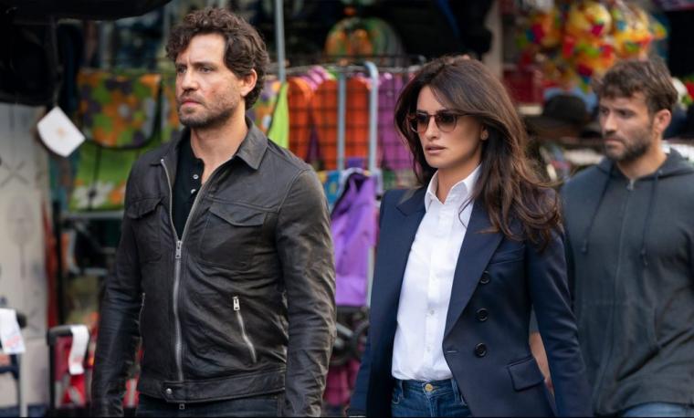 Edgar Ramirez and Penelope Cruz in The 355