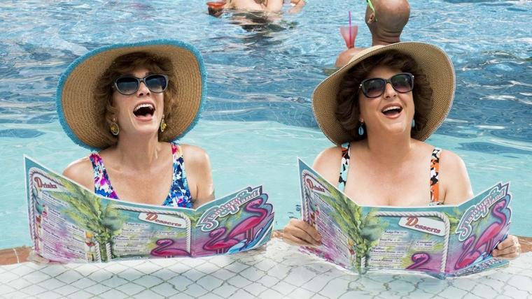 Kristen Wiig and Annie Mumolo in Bars & Star Go to Vista Del Mar