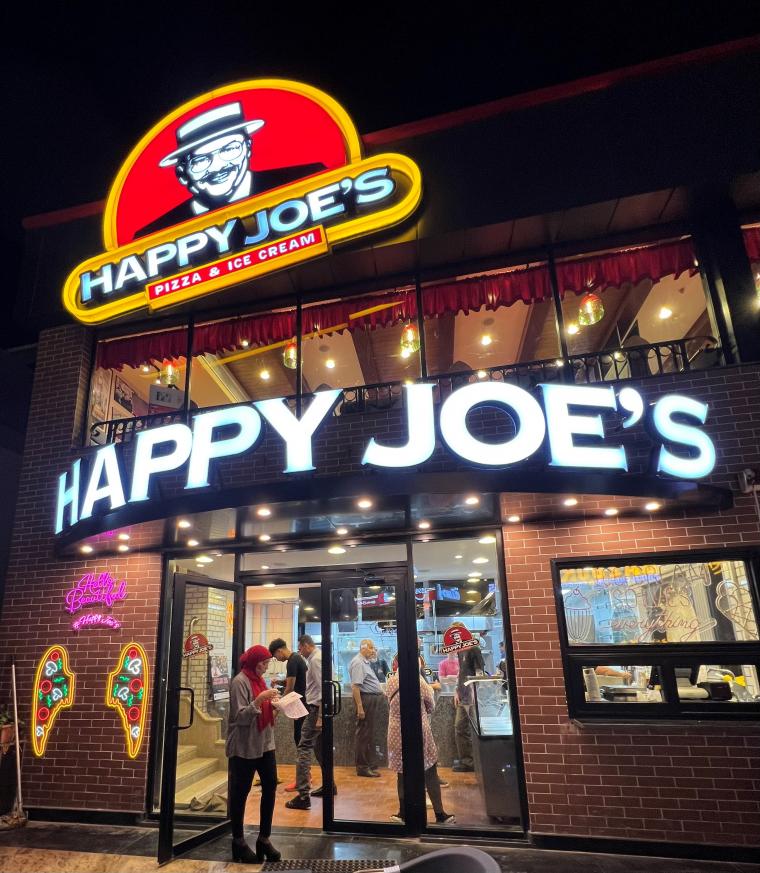 happy-joe-s-pizza-celebrates-monumental-d-but-in-egypt-river-cities-reader