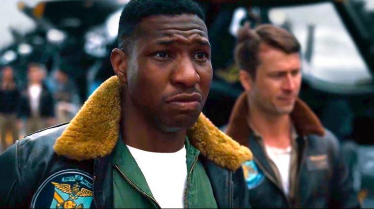 Jonathan Majors and Glen Powell in Devotion