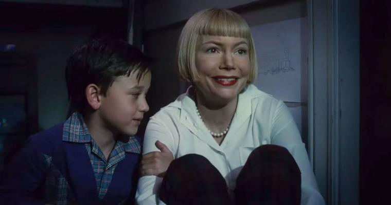 Mateo Zoryon Francis-DeFord and Michelle Williams in The Fabelmans