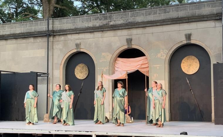 Erica Heiselman, Wiz Woolley, Julia Sears, Olivia Akers, Melita Tunnlcliff, Liz Sager, and Karen Riffey in Iphigenia in Aulis