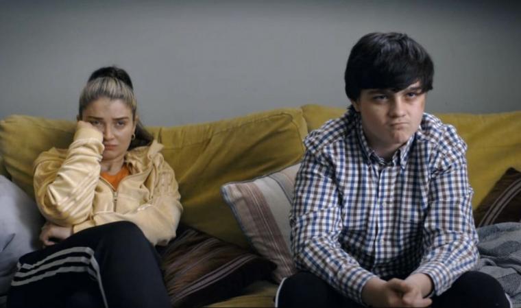 Eve Hewson and Orén Kinlan in Flora & Son