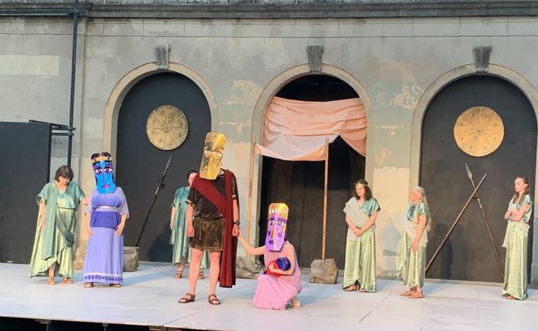 Melita Tunnicliff, Kathy Calder, Wiz Woolley, Alan Gardiner-Atkinson, Kate Farence, Julia Sears, Karen Riffey, and Olivia Akers in Genesius Guild's Iphigenia in Aulis