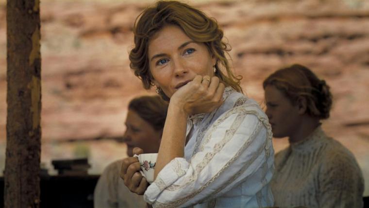 Sienna Miller in Horizon: An American Saga - Chapter 1