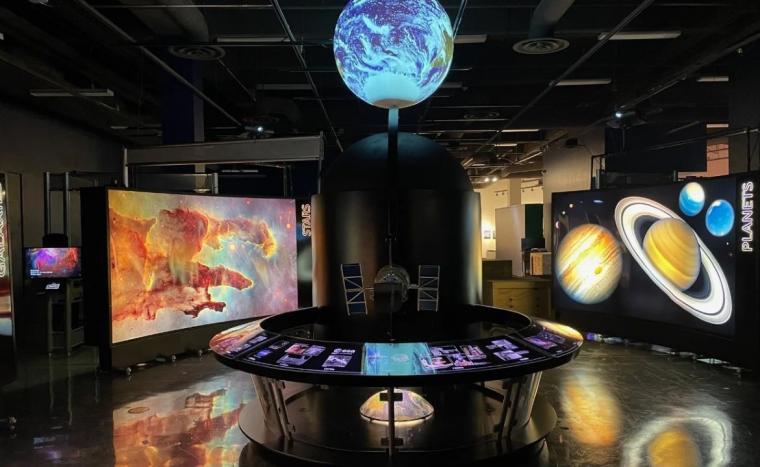 "Hubble Telescope: New Views of the Universe" at the Putnam Museum & Science Center -- November 9 through January 26