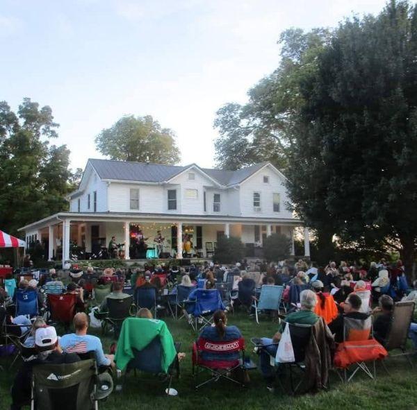 The crowd at a Ca d'Zan (which means "house of John" in Venetian) concert in Cambridge, Ill.