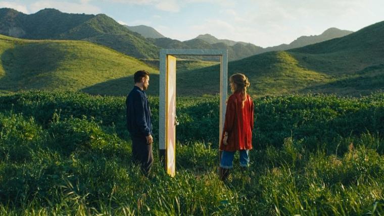 Colin Farrell and Margot Robbie in A Big Bold Beautiful Journey