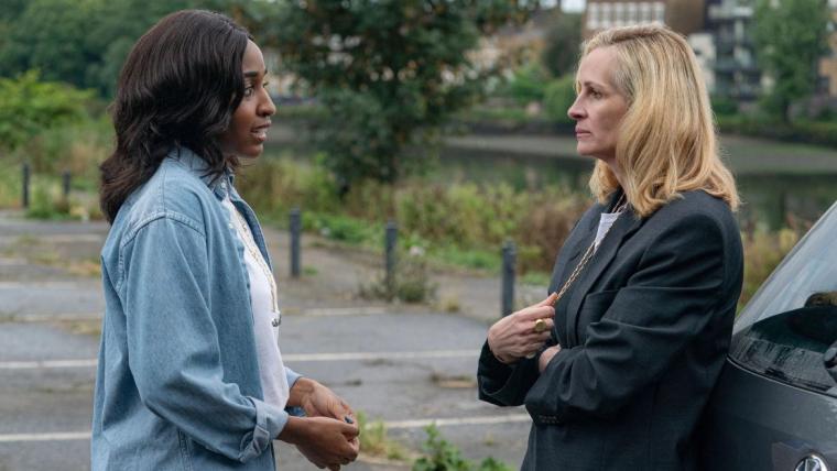 Ayo Edebiri and Julia Roberts in After the Hunt