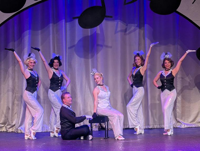 Brynne Davidson, Kiera Lynn, Bobby Becher, Sarah Beth Ganey, Savannah Rhodes, and Elly Rebeka in Irving Berlin's White Christmas