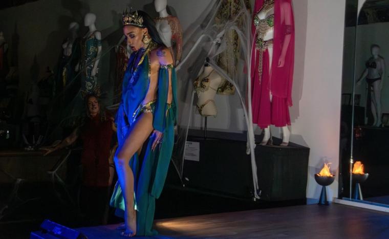 Mac DeVille performing at Ecdysiast Arts Museum, Oct. 25, 2025.