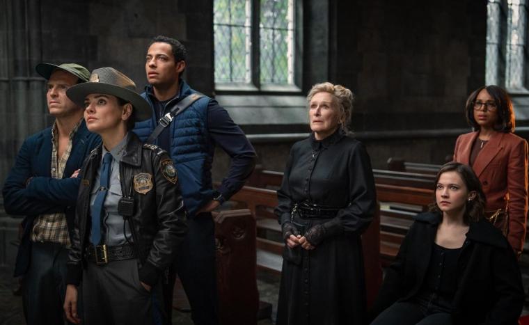 Andrew Scott, Mila Kunis, Daryl McCormack, Glenn Close, Cailee Spaeny, and Kerry Washington in Wake Up Dead Man: A Knives Out Mystery