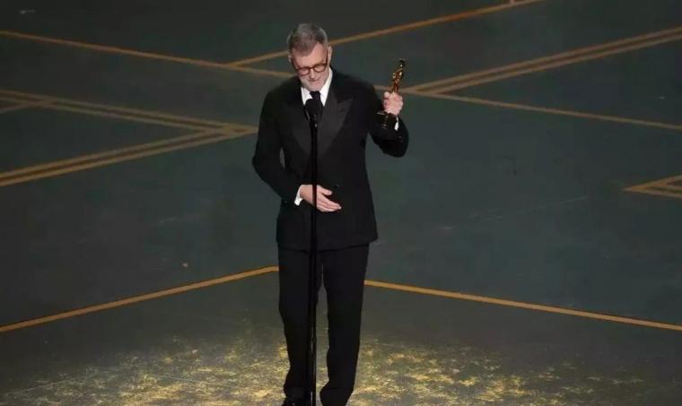 Best Directing winner Paul Thomas Anderson