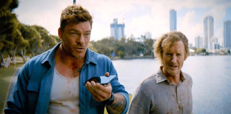 Alan Ritchson and Owen Wilson in Runner