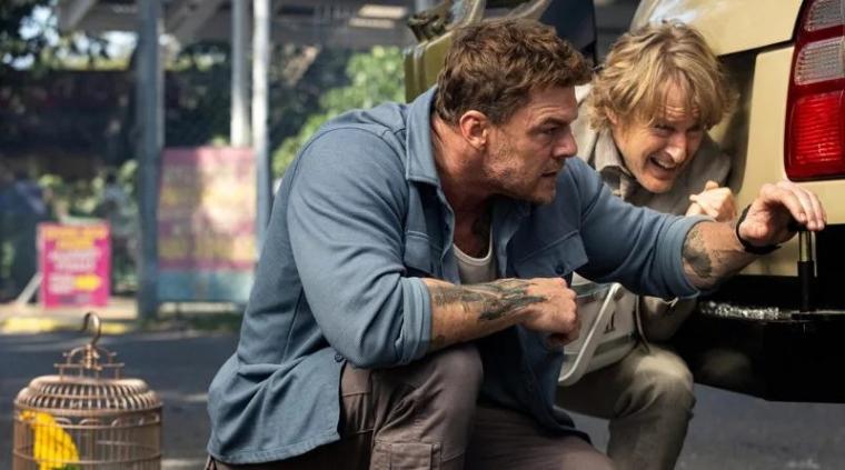 Alan Ritchson and Owen Wilson in Runner